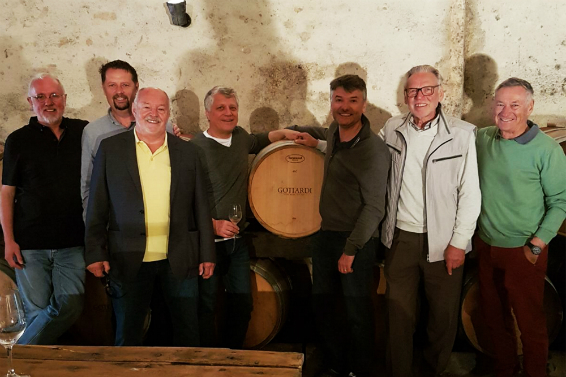 Gottardi-Weinfreunde mit "Weinsitter" Bruno Le Breton.