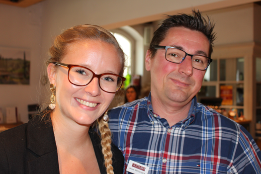 Juniorchefin Lisa Gottardi mit dem Gottardi Diplomsommelier und Verkaufsberater Jürgen Wieländer.