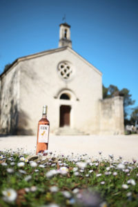 Am besten genießen Sie Ihren Rosé an einem sonnigen Plätzchen.