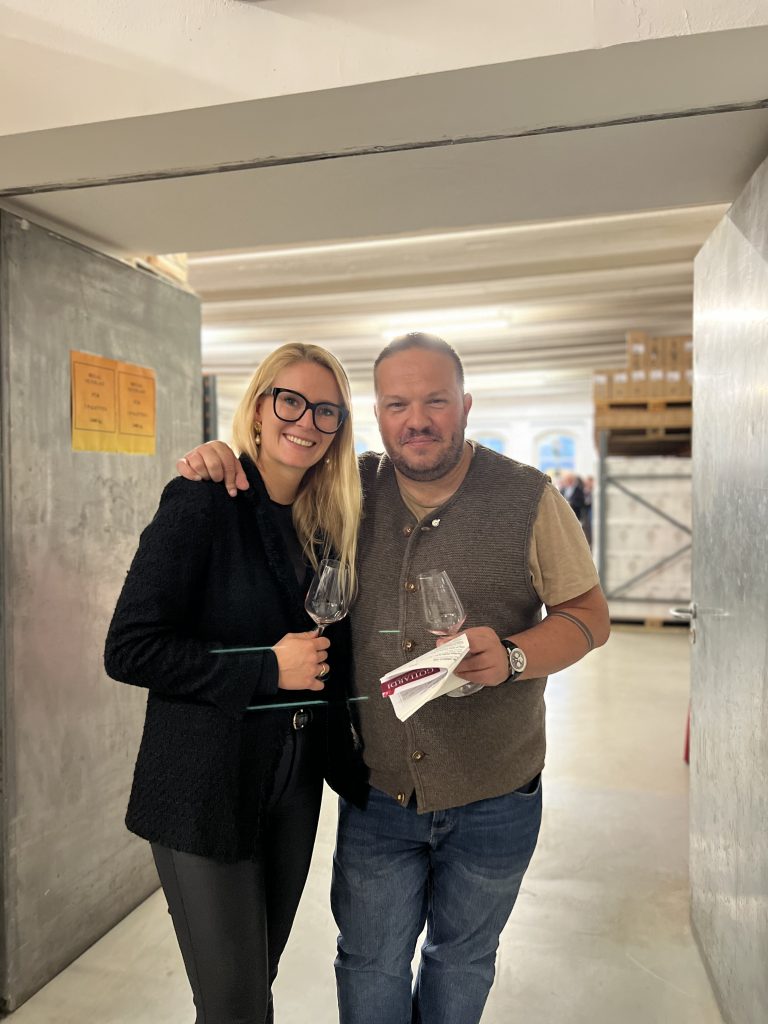 Elisabeth Gottardi mit Elvis Costa, Präsident der Südtiroler Sommeliers
